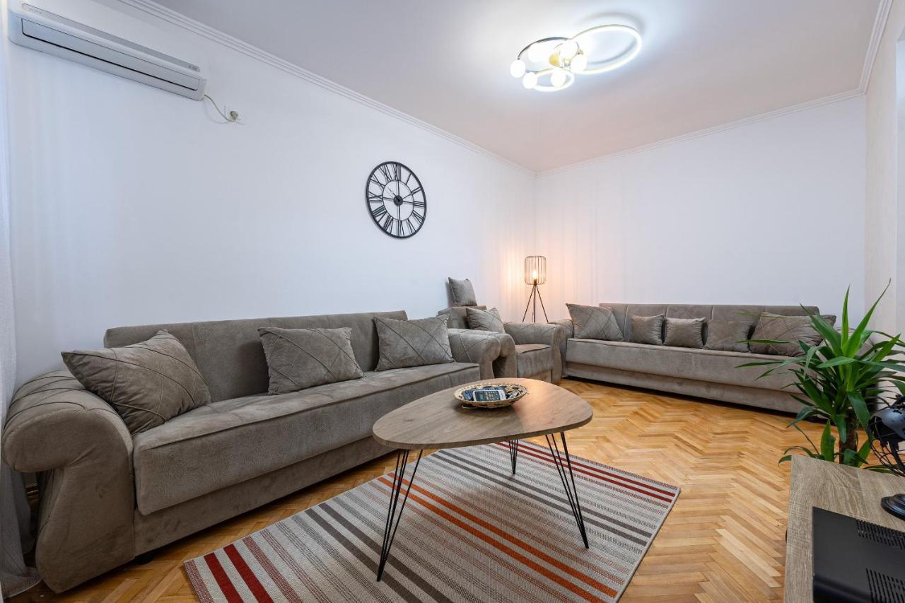 Clock Tower Lux Apartment Podgorica Exterior photo