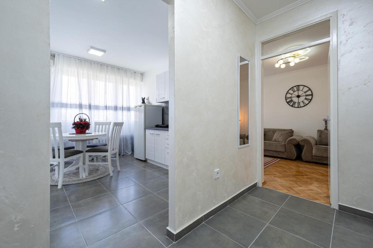 Clock Tower Lux Apartment Podgorica Exterior photo